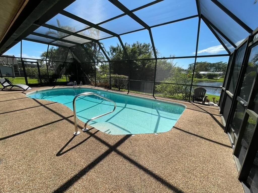 Pool Home With A New Sparkling Pool, Close To Beach, Lovely Lake View North Naples Extérieur photo