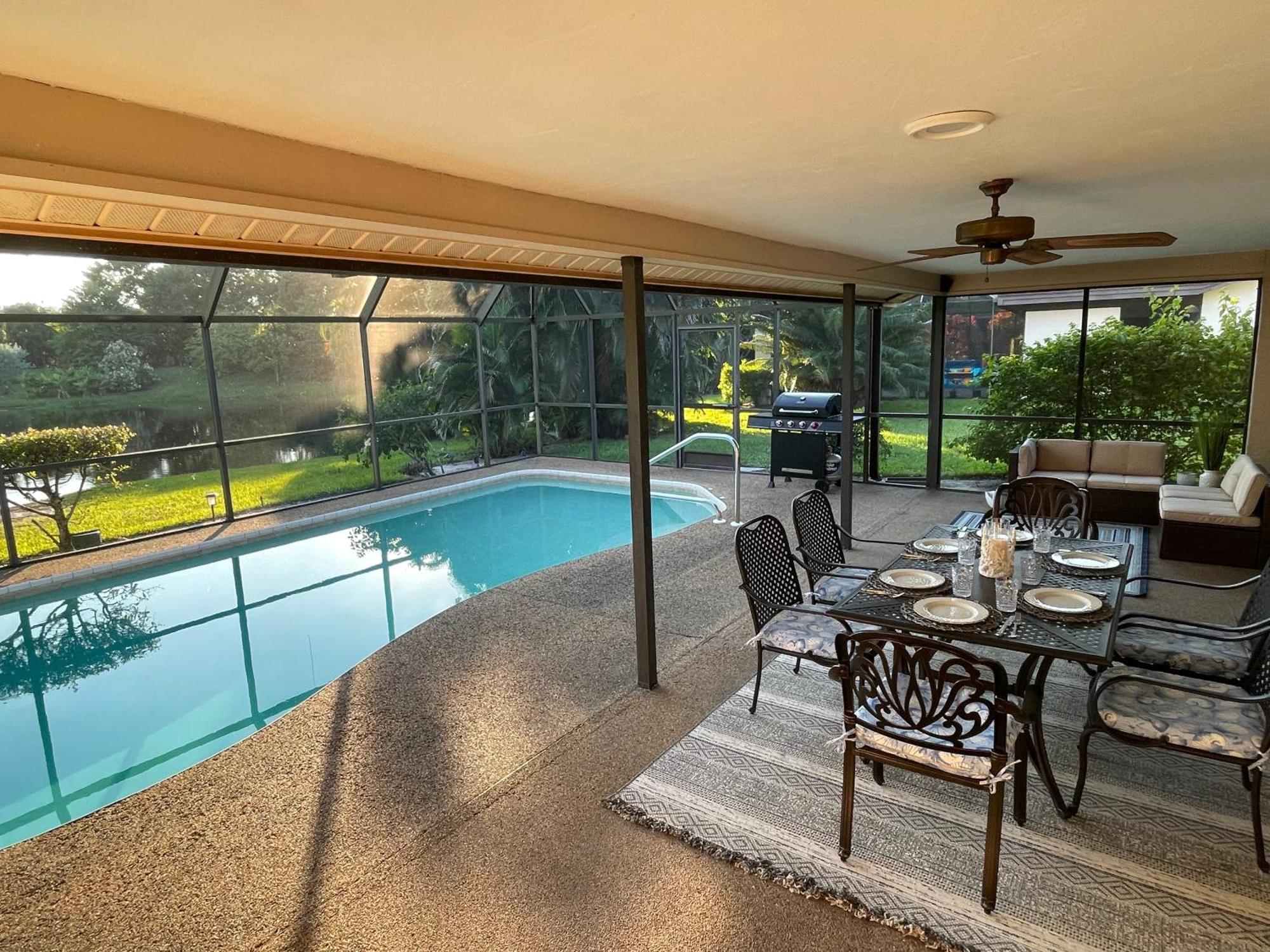 Pool Home With A New Sparkling Pool, Close To Beach, Lovely Lake View North Naples Extérieur photo